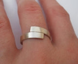 Overlapping band ring