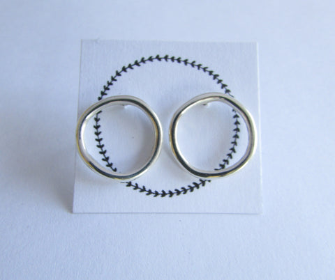 Circle studs